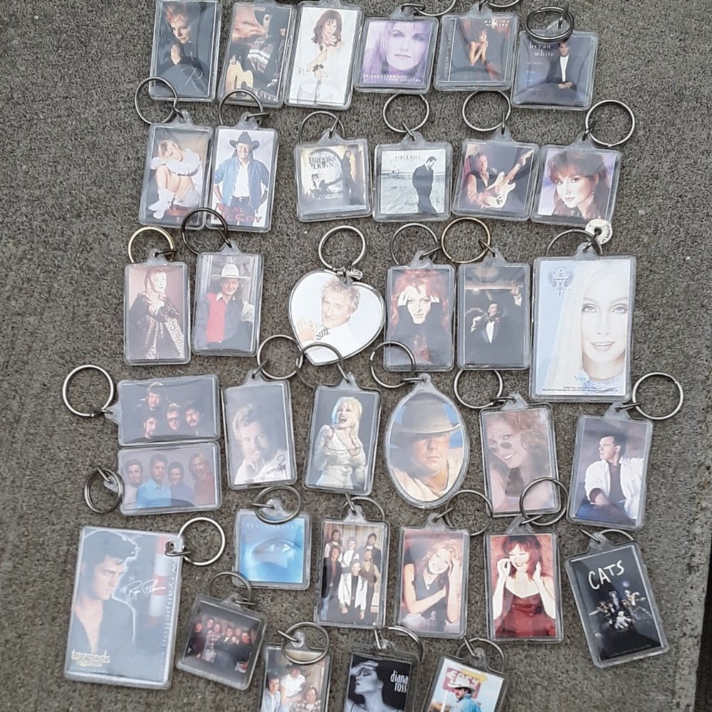 COLLECTIBLE Country Music Concert Keychains/35